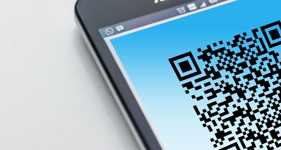 Un code QR sur un ecran de telephone